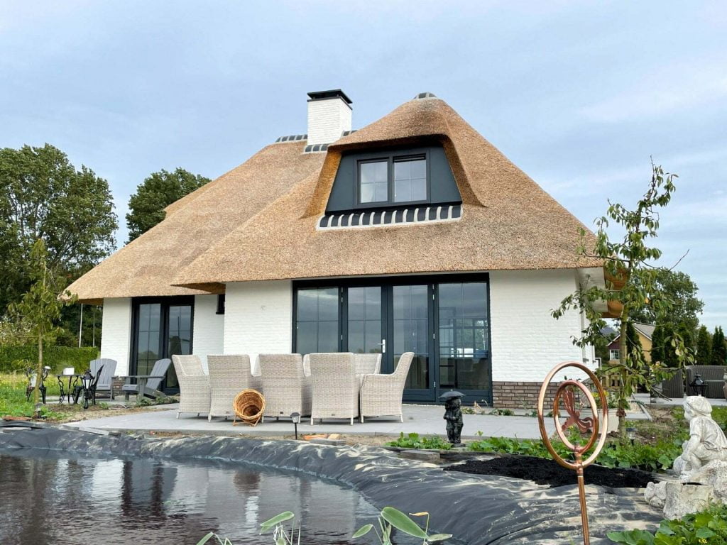 Prefab villa in Maasdam